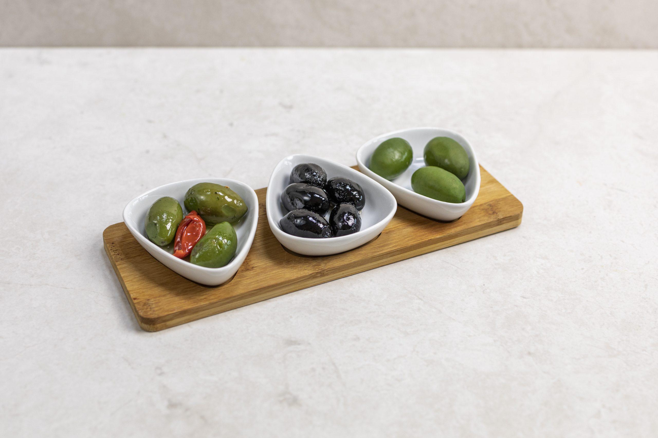 Crushed green olives (spicy) - pickled in sunflower oil - Image 3